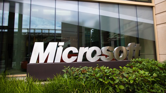 Microsoft Zentrale 16:9 hires Firmenschild Building 99