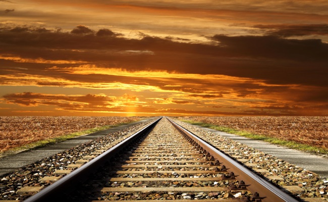 ferrovia al tramonto