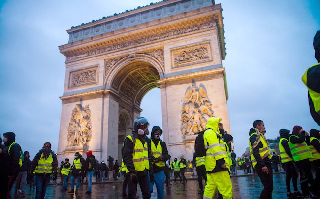 Decode Gilets Jaunes Comment Brut Tire Son épingle Du